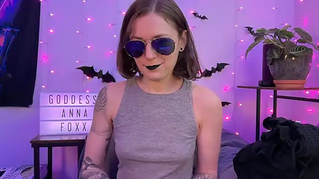 mistressannafoxx online show from 18, 11, 2025