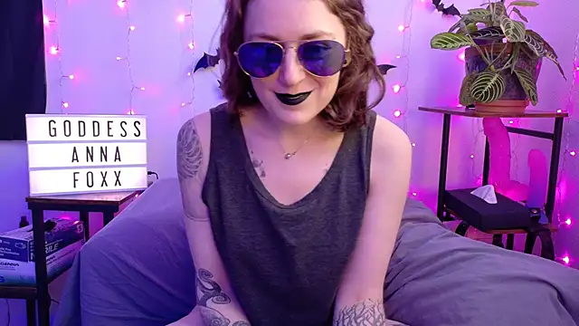 mistressannafoxx online show from 10, 4, 2026