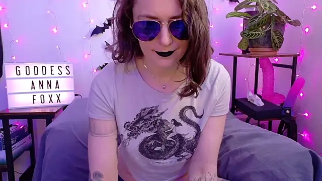 mistressannafoxx online show from 20, 3, 2026