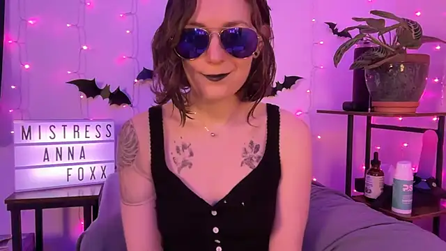 mistressannafoxx online show from 10, 11, 2025