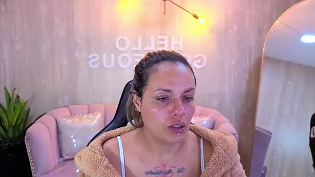 Jade Jones a online show from 14, 11, 2025