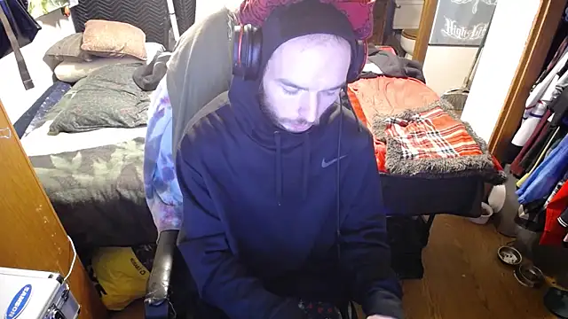 Snapshot of womenhateme69 chatting on 5, 12, 2025 womenhateme69 online show from 5, 12, 2025