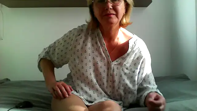 IrynaMolbertx online show from 27, 9, 2025