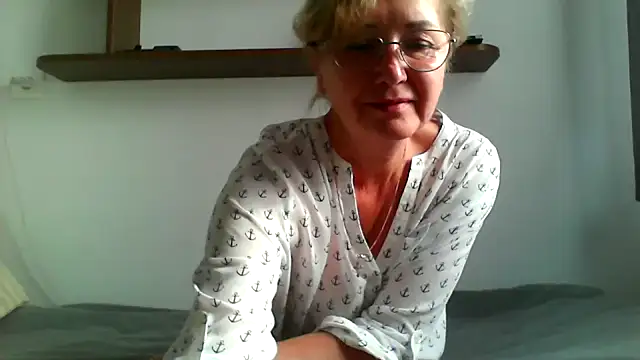 IrynaMolbertx online show from 28, 9, 2025