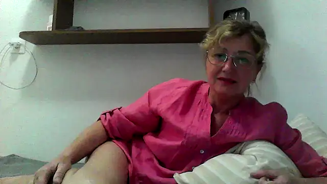 IrynaMolbertx online show from 17, 9, 2025