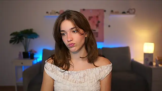 kissie cat online show from 3, 10, 2025