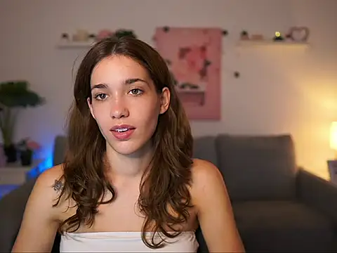 kissie cat online show from 12, 9, 2025