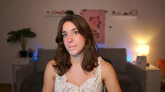 kissie cat online show from 12, 11, 2025