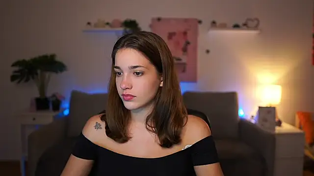 kissie cat online show from 11, 11, 2025