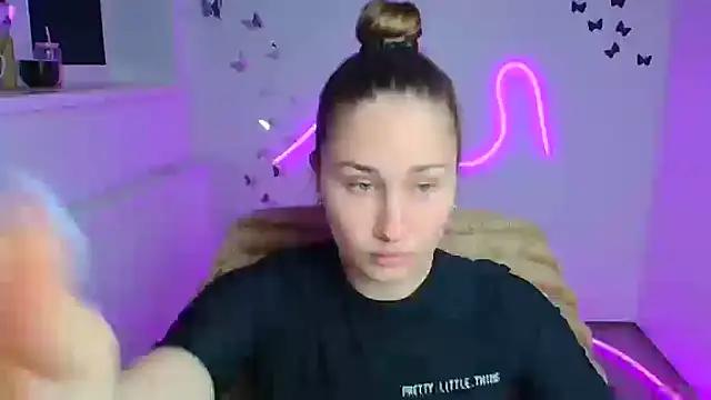 Stefanie Sweet online show from 18, 5, 2026