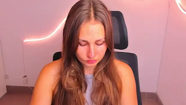 Stefanie Sweet online show from 9, 9, 2025