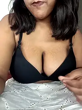 Snapshot of Cute_mikii chatting on 1, 11, 2025 Cute mikii online show from 1, 11, 2025