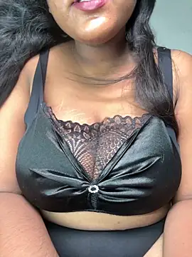 Snapshot of Cute_mikii chatting on 12, 9, 2025 Cute mikii online show from 12, 9, 2025