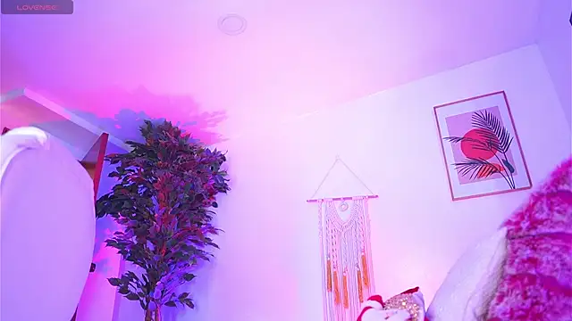 melissa laurent  online show from 11, 11, 2025