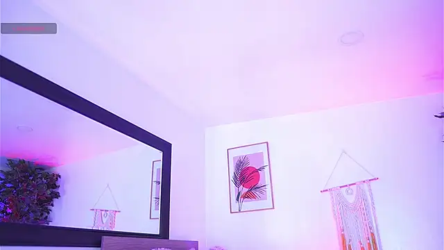 melissa laurent  online show from 12, 11, 2025