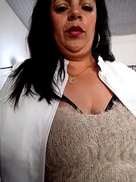 Mia-Glow online show from 23, 9, 2025