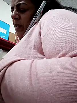 Mia-Glow online show from 7, 10, 2025