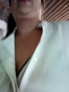 Mia-Glow online show from 9, 3, 2026