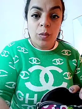 Mia-Glow online show from 12, 9, 2025