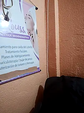 Mia-Glow online show from 28, 10, 2025