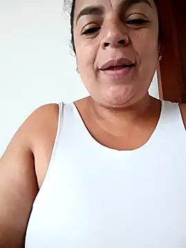 Mia-Glow online show from 5, 4, 2026