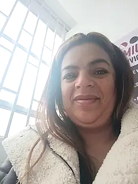 Mia-Glow online show from 21, 11, 2025