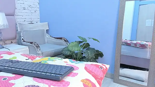 XimenaRougge online show from 13, 9, 2025