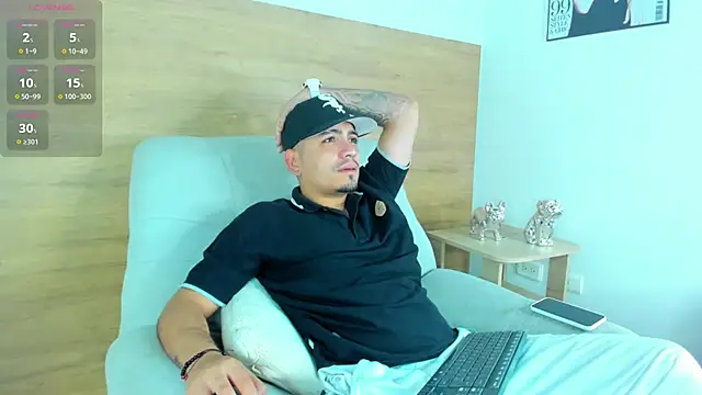 OwenStonne  online show from 30, 10, 2025