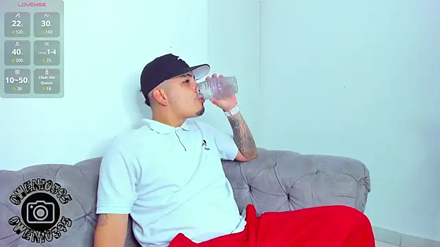 OwenStonne  online show from 1, 10, 2025