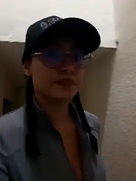 amy lennox online show from 13, 5, 2026
