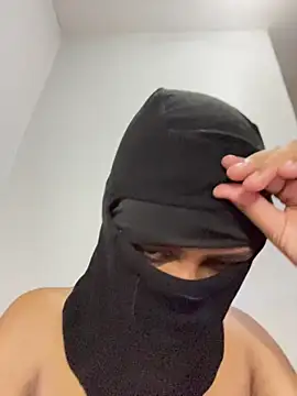 Sexy blackwoman online show from 4, 3, 2026