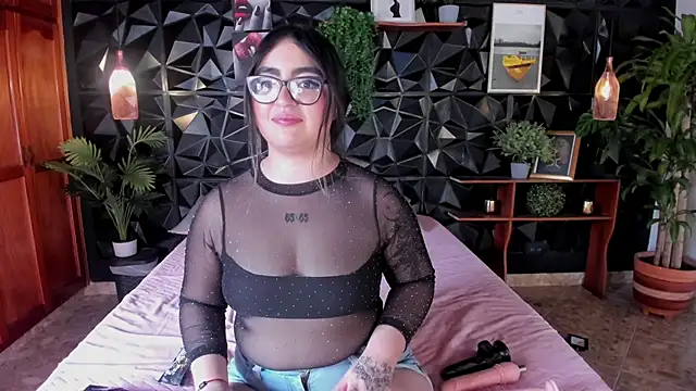 April  foxx online show from 22, 10, 2025