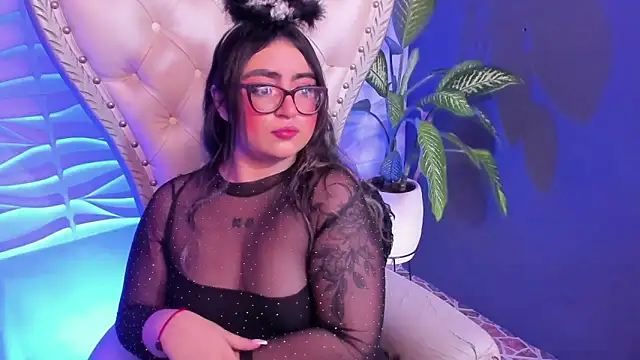 April  foxx online show from 31, 10, 2025