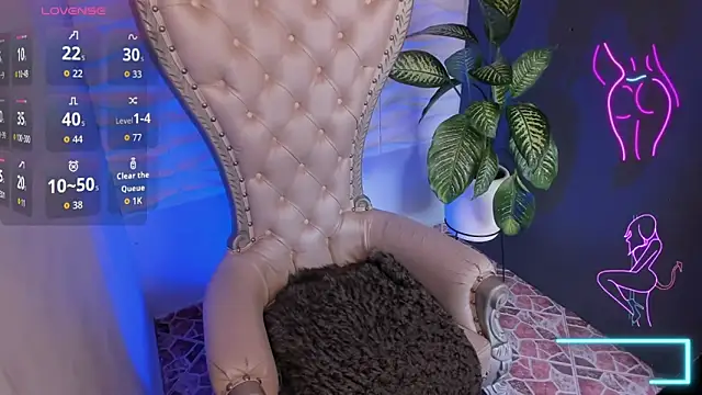 April  foxx online show from 25, 11, 2025