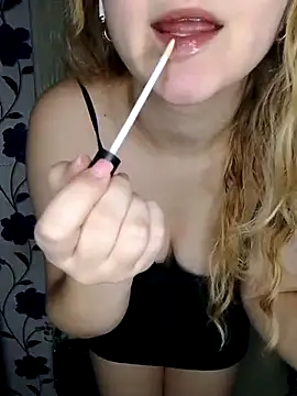 Lola Minnie online show from 9, 10, 2025