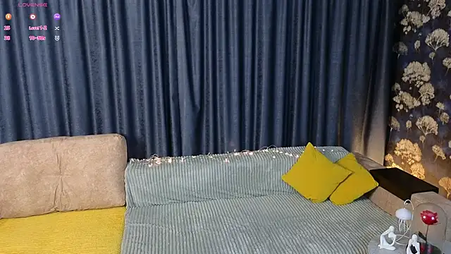 LouisaChaobal online show from 9, 11, 2025