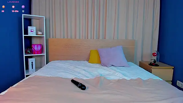 LouisaChaobal online show from 3, 11, 2025