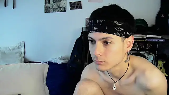 Snapshot of Dioniso_guy8 chatting on 2, 10, 2025 Dioniso guy8 online show from 2, 10, 2025