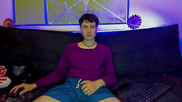 Snapshot of Dioniso_guy8 chatting on 19, 12, 2025 Dioniso guy8 online show from 19, 12, 2025