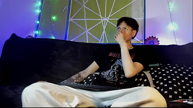 Snapshot of Dioniso_guy8 chatting on 3, 3, 2026 Dioniso guy8 online show from 3, 3, 2026