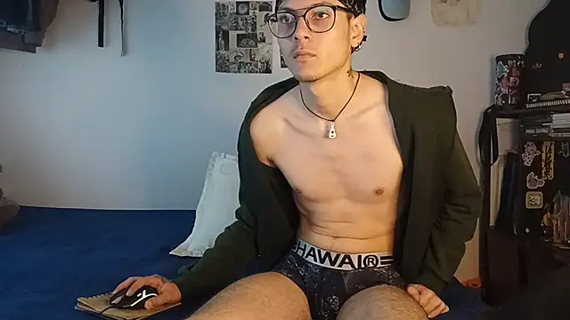 Snapshot of Dioniso_guy8 chatting on 7, 10, 2025 Dioniso guy8 online show from 7, 10, 2025