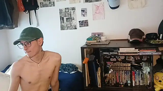 Snapshot of Dioniso_guy8 chatting on 5, 10, 2025 Dioniso guy8 online show from 5, 10, 2025