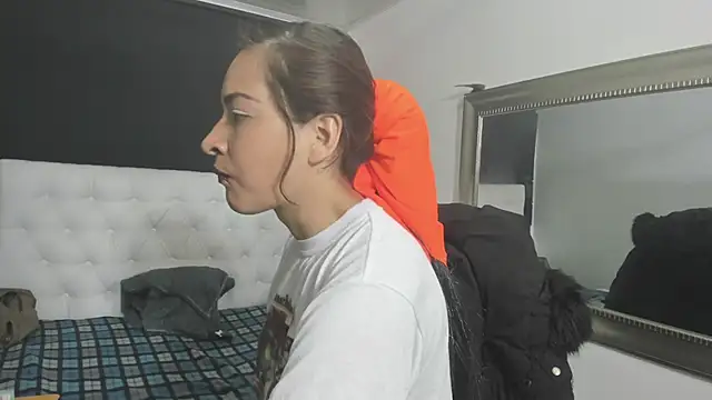 evelynesex online show from 15, 10, 2025