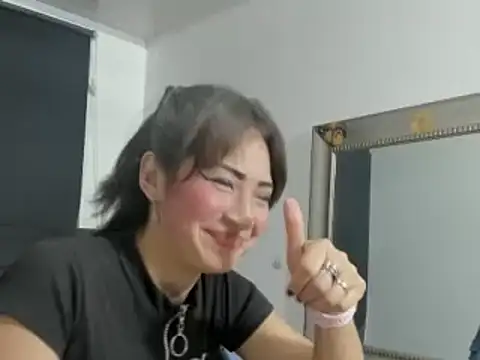 evelynesex online show from 17, 4, 2026