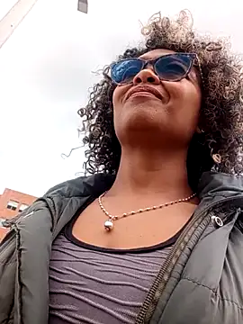 BiiancaEstradaa online show from 10, 10, 2025