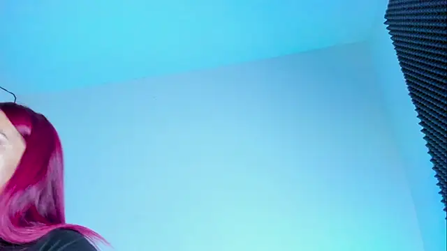 Ellope  online show from 15, 10, 2025