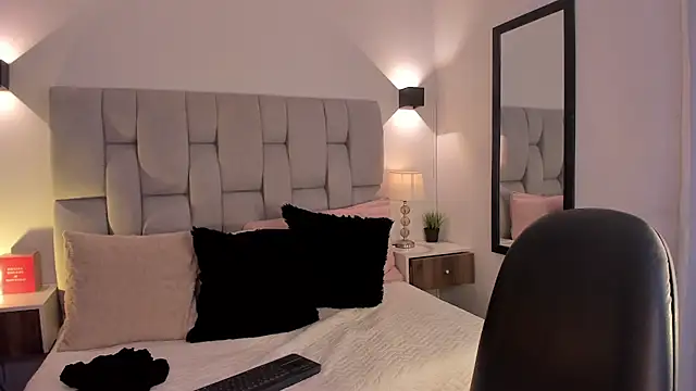 Seraphyne666 online show from 9, 3, 2026