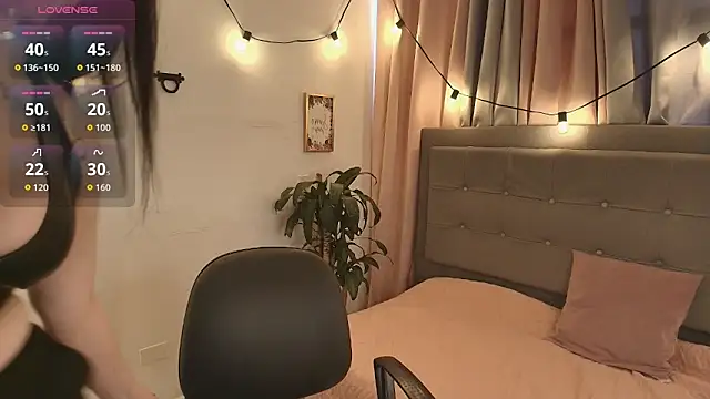 Seraphyne666 online show from 4, 11, 2025