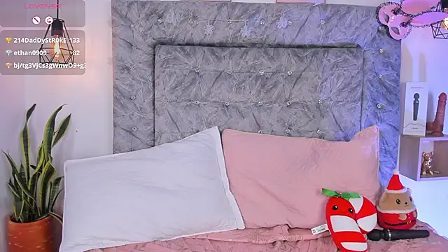 Seraphyne666 online show from 13, 12, 2025