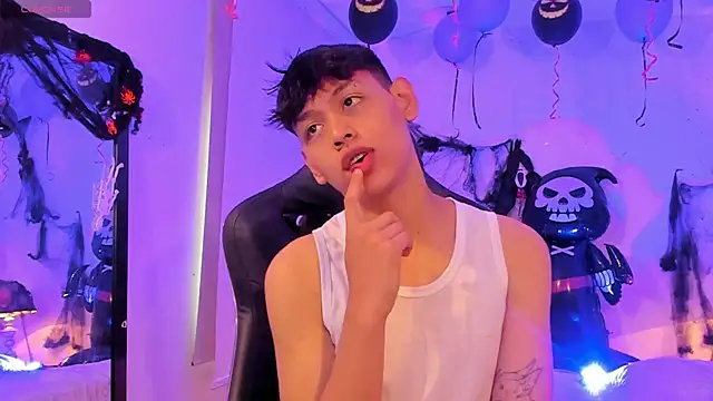 Snapshot of zeus_blaze chatting on 1, 11, 2025 zeus blaze online show from 1, 11, 2025